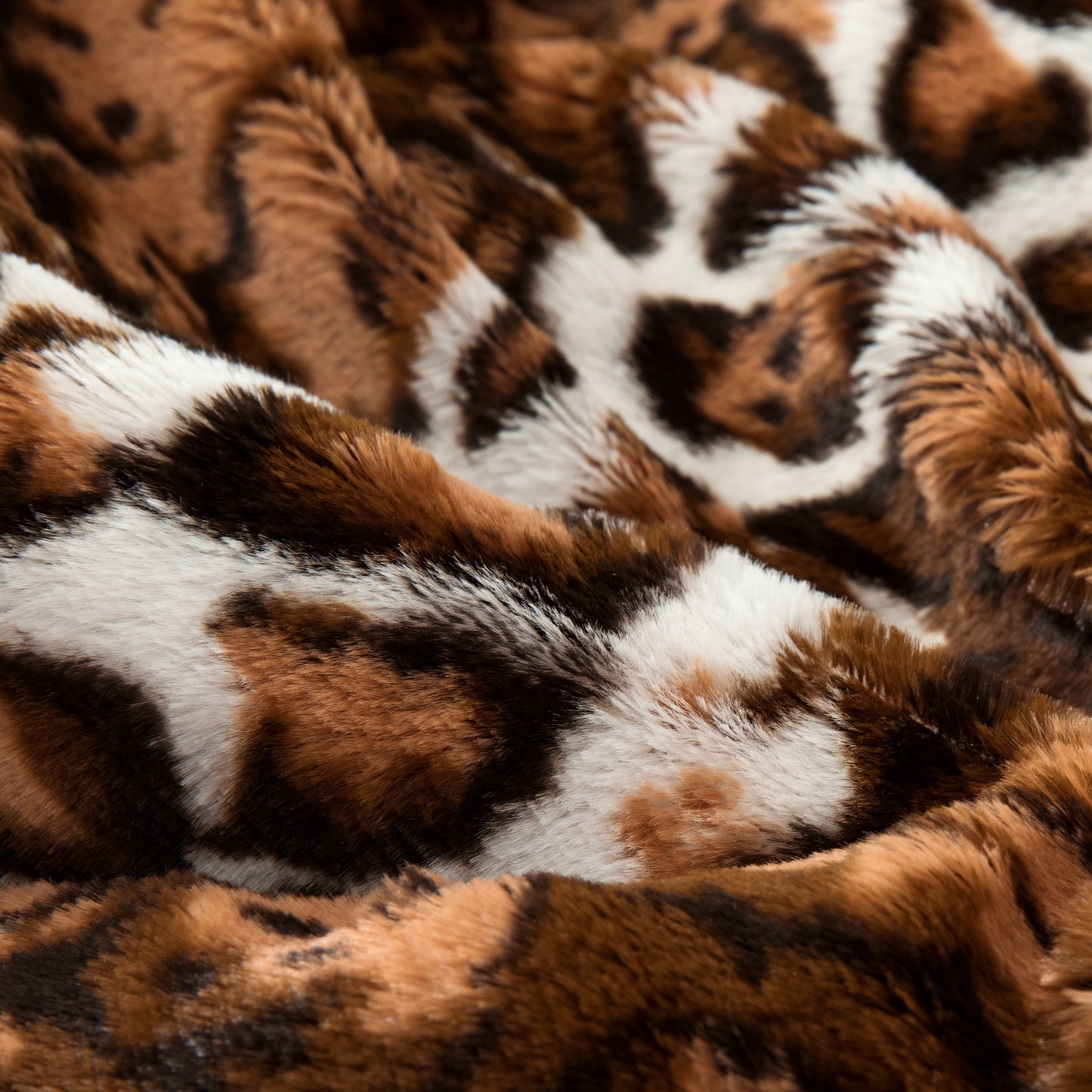 Animal Nature Faux Fur & Sherpa Backing Blanket